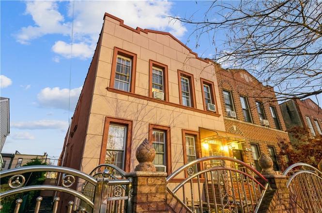 321 E 54th St